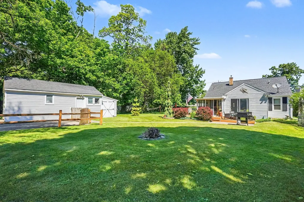 1124 Lakeview Drive Portage City MI 49002