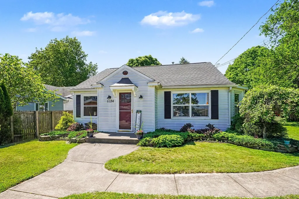 1124 Lakeview Drive Portage City MI 49002