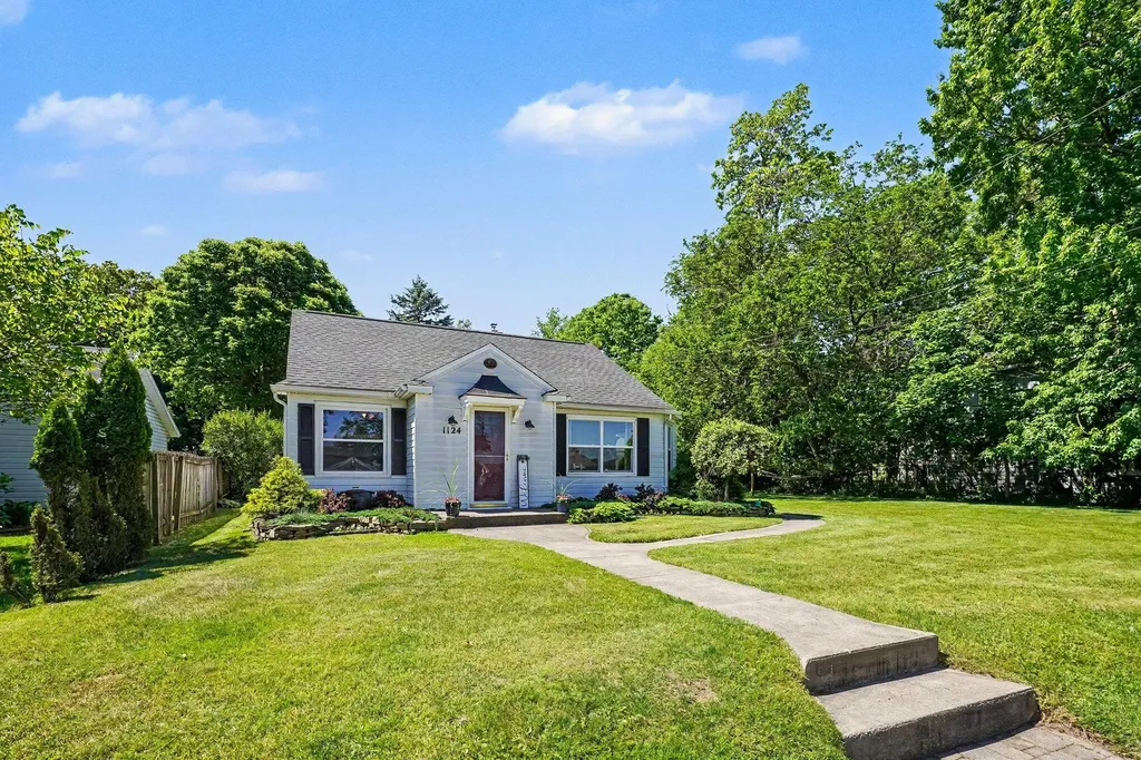 1124 Lakeview Drive Portage City MI 49002