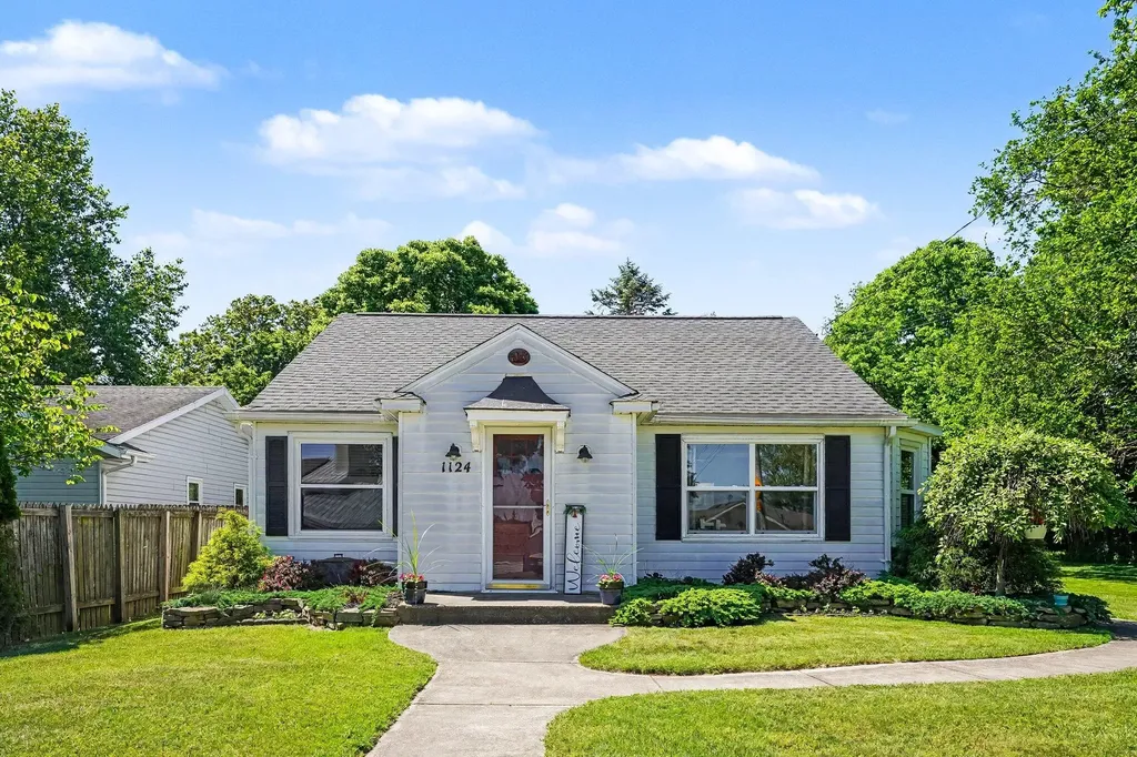 1124 Lakeview Drive Portage City MI 49002