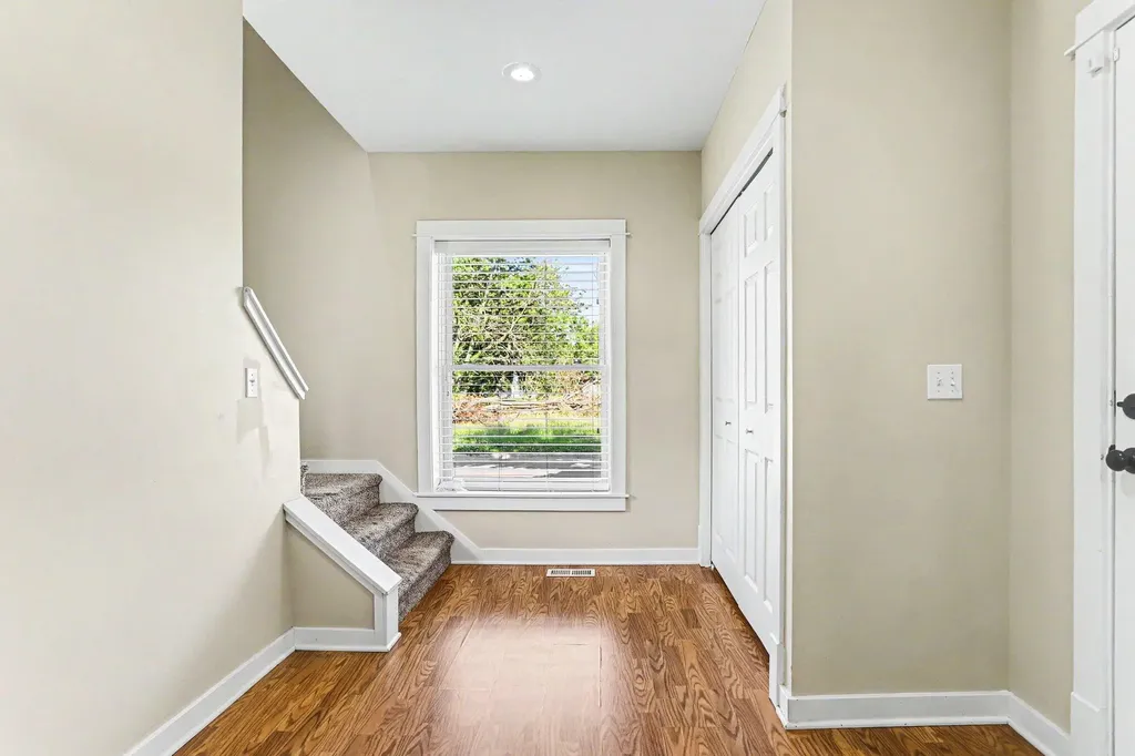 302 W Frank Street Kalamazoo City MI 49007