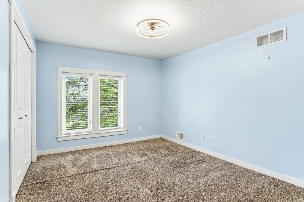 302 W Frank Street Kalamazoo City MI 49007