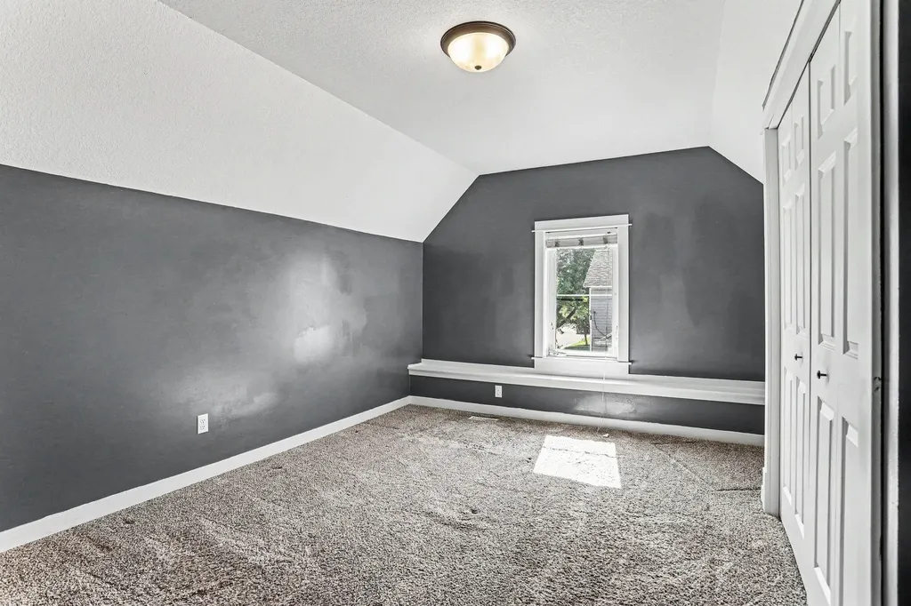 302 W Frank Street Kalamazoo City MI 49007
