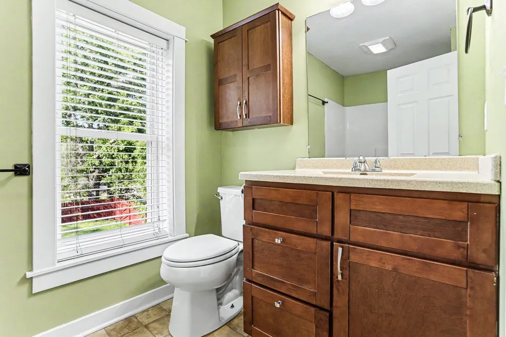 302 W Frank Street Kalamazoo City MI 49007