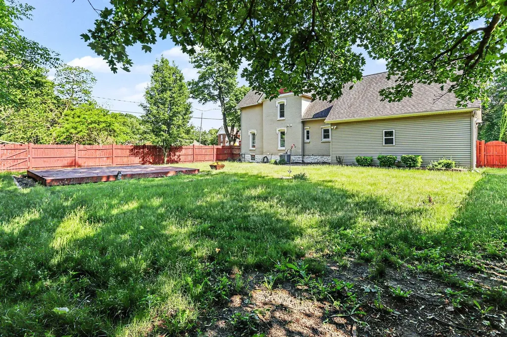 302 W Frank Street Kalamazoo City MI 49007