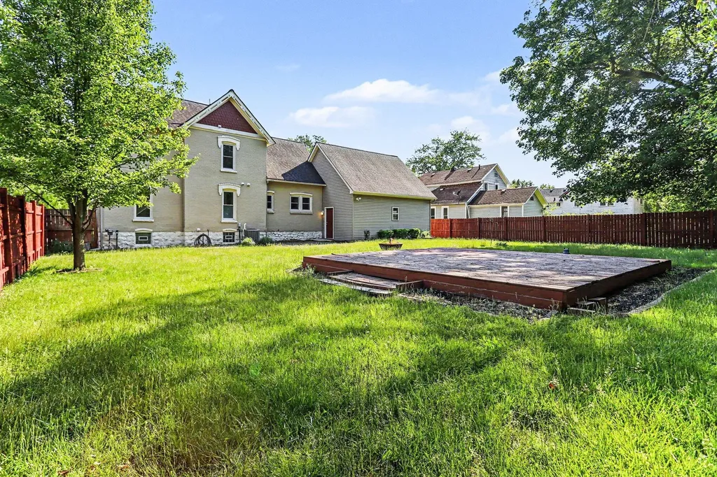 302 W Frank Street Kalamazoo City MI 49007