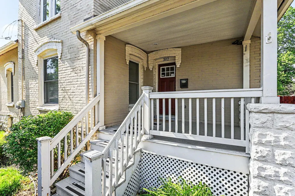 302 W Frank Street Kalamazoo City MI 49007