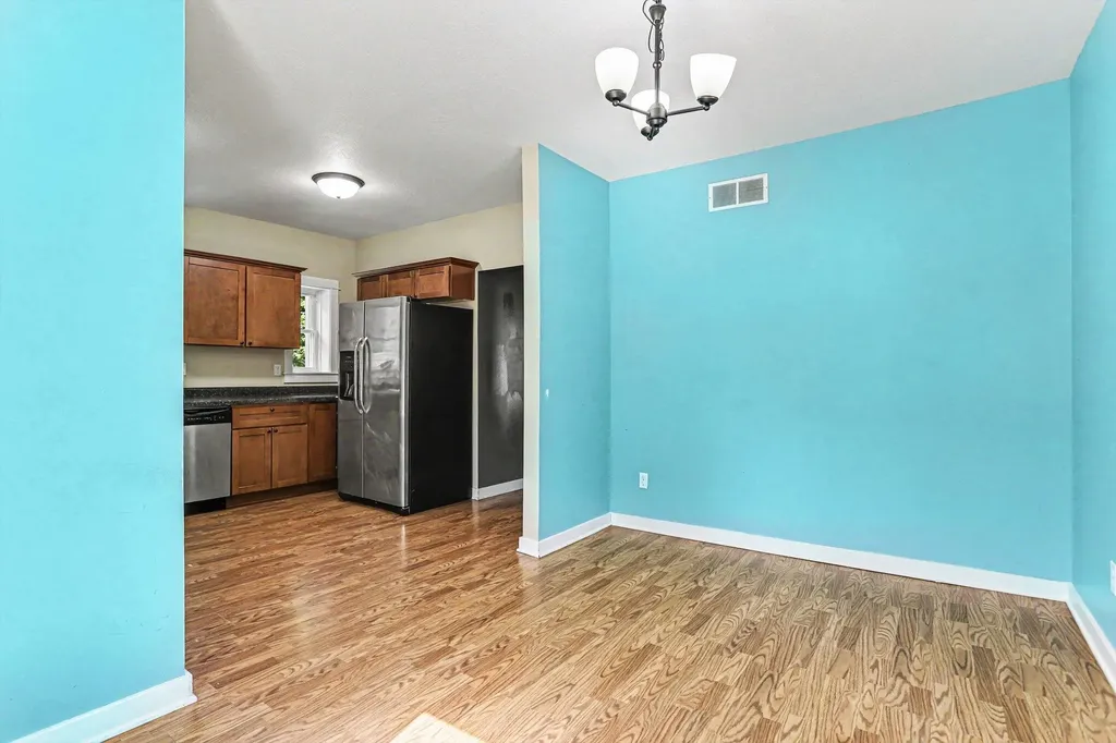 302 W Frank Street Kalamazoo City MI 49007