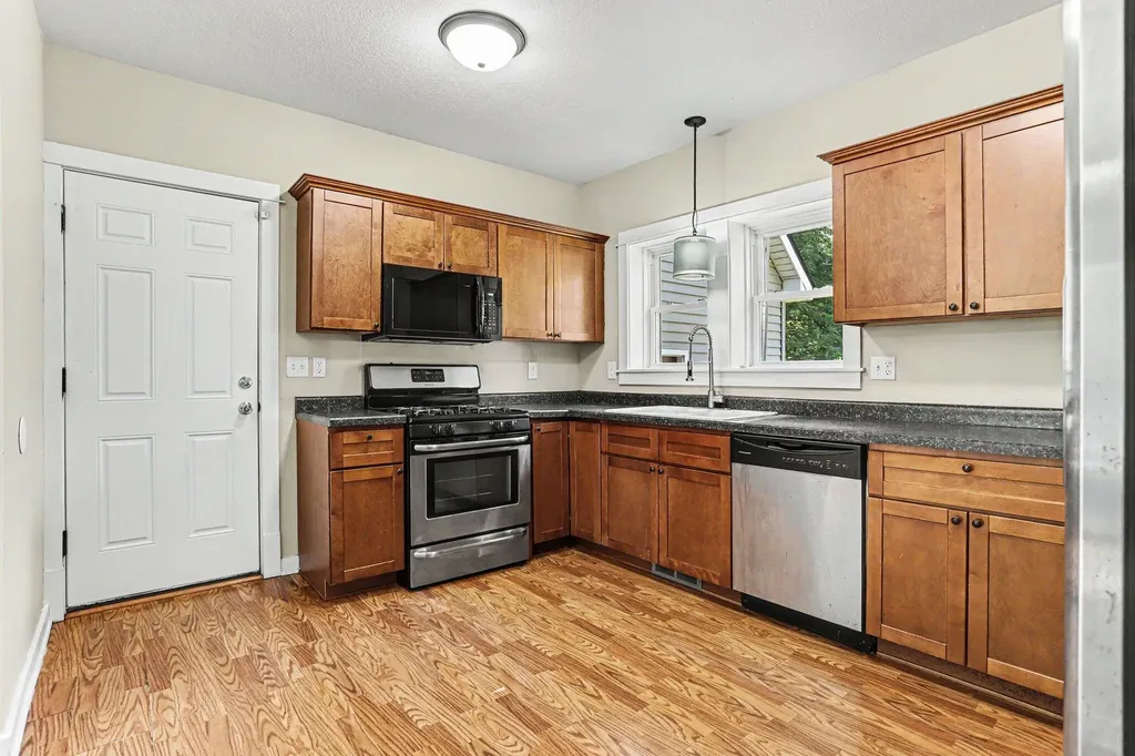 302 W Frank Street Kalamazoo City MI 49007