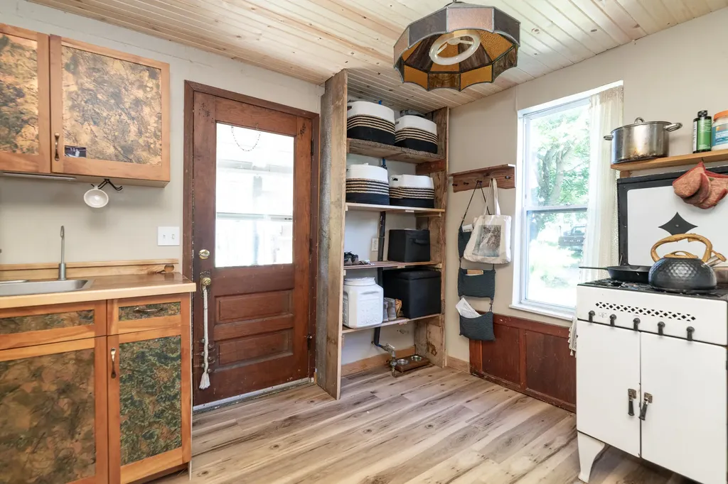 3628 N Westnedge Avenue Kalamazoo Charter Township MI 49004