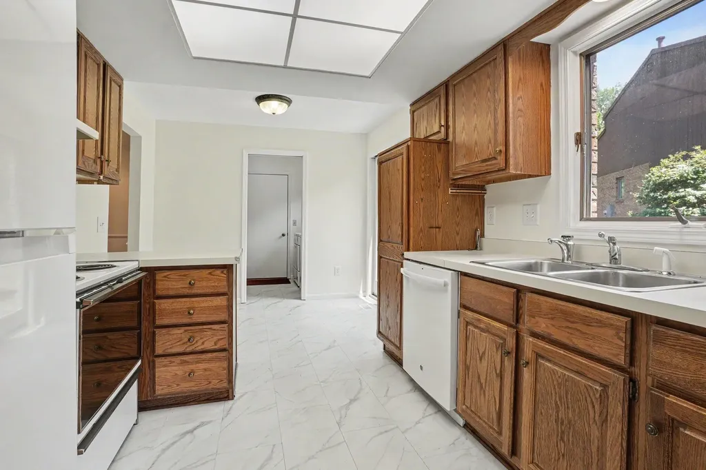 106 Merriweather Lane Kalamazoo Charter Township MI 49006