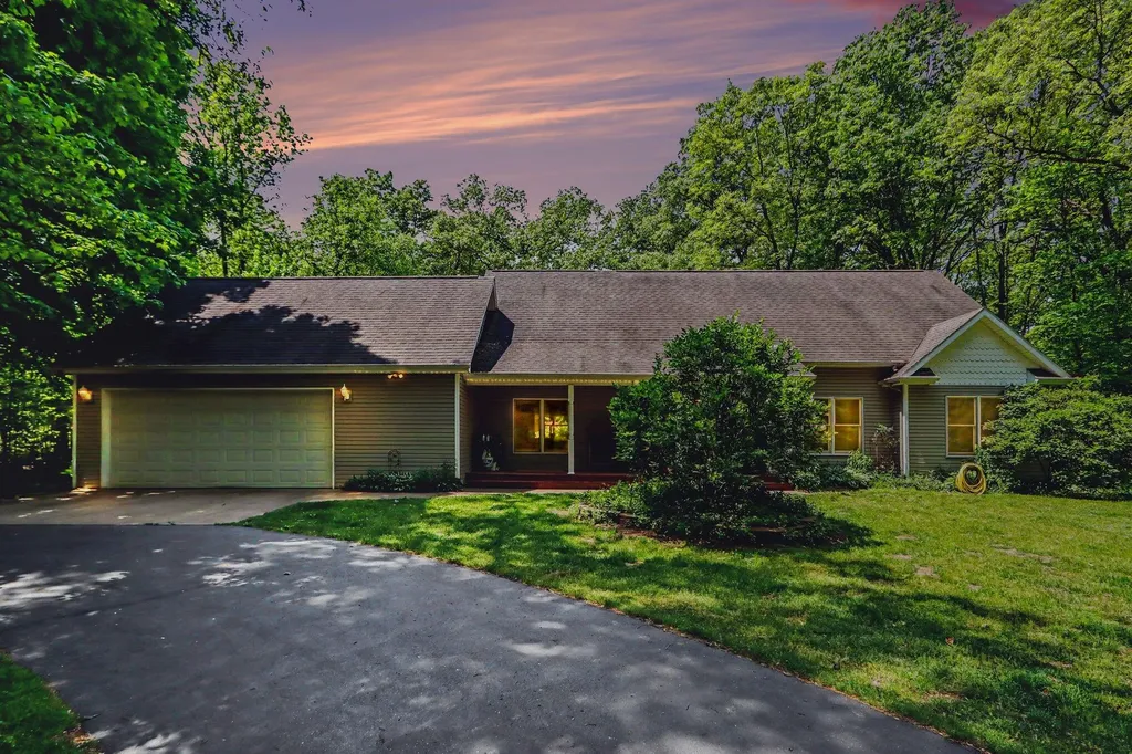26805 Drape Road Antwerp Township MI 49065