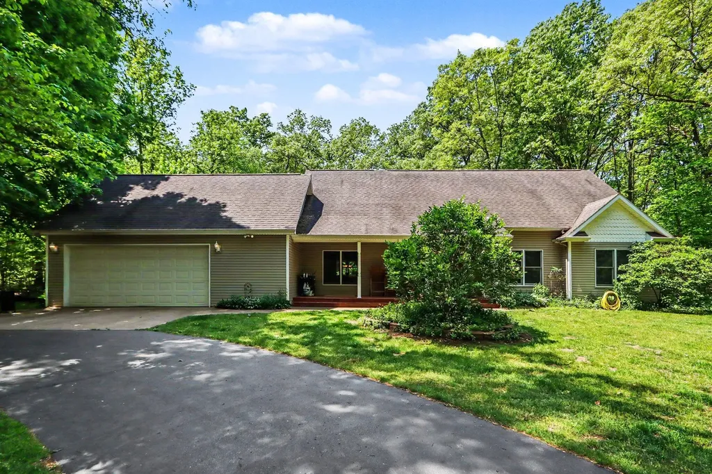 26805 Drape Road Antwerp Township MI 49065