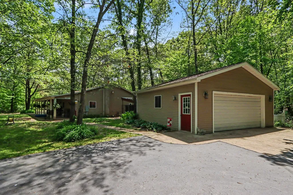 26805 Drape Road Antwerp Township MI 49065