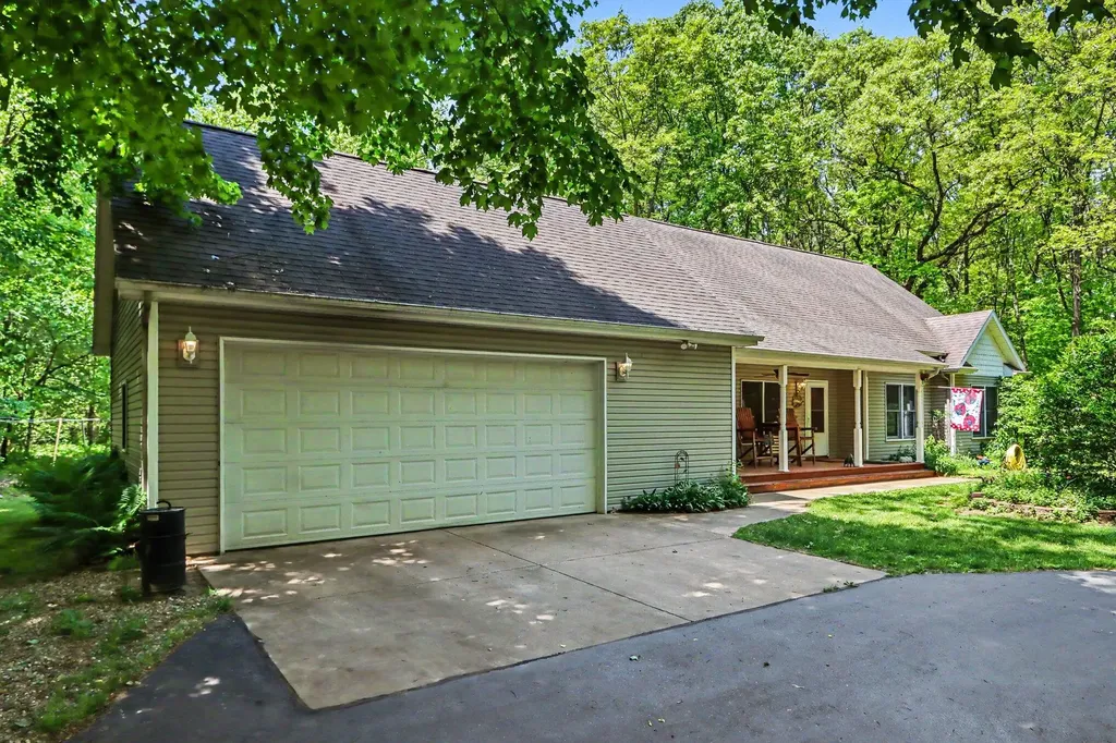 26805 Drape Road Antwerp Township MI 49065