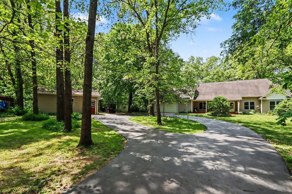 26805 Drape Road Antwerp Township MI 49065