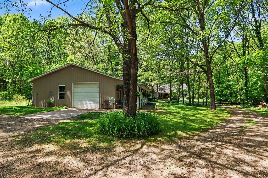 26805 Drape Road Antwerp Township MI 49065