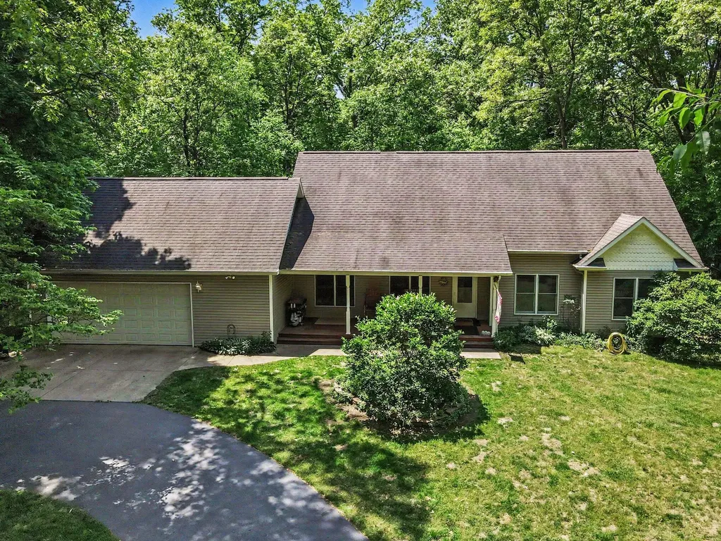 26805 Drape Road Antwerp Township MI 49065