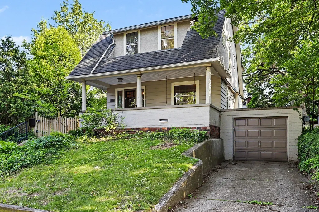 1619 Grove Street Kalamazoo City MI 49006