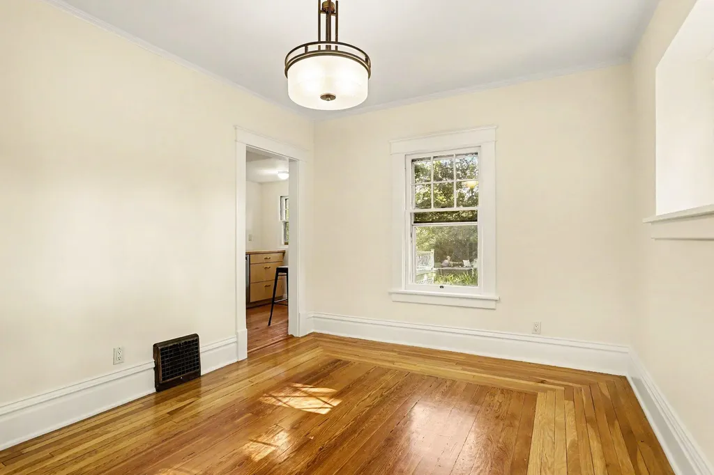1619 Grove Street Kalamazoo City MI 49006
