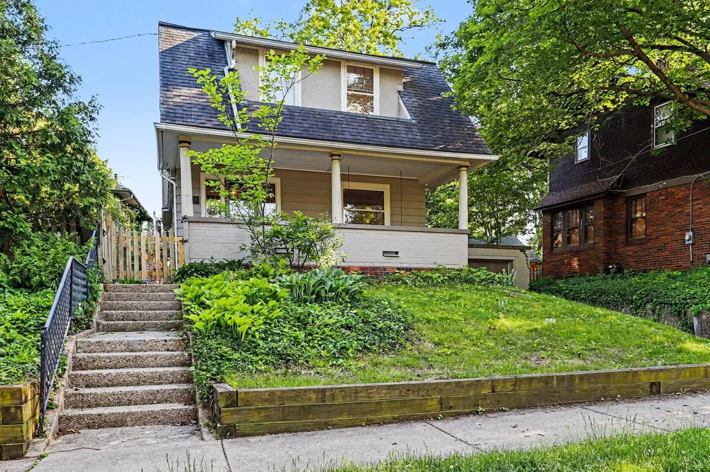 1619 Grove Street Kalamazoo City MI 49006