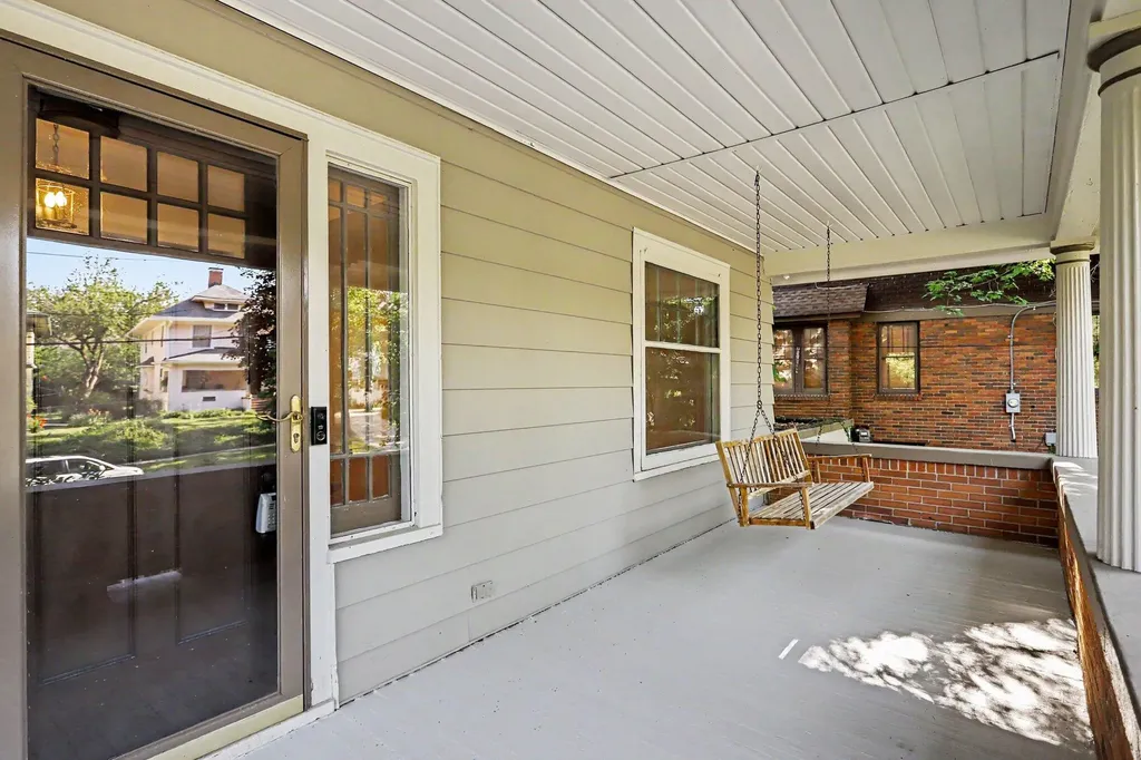 1619 Grove Street Kalamazoo City MI 49006