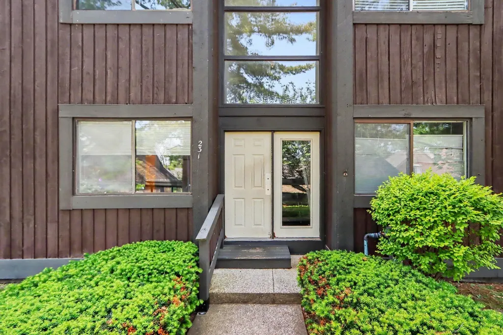 231 Durness Court Kalamazoo Charter Township MI 49006