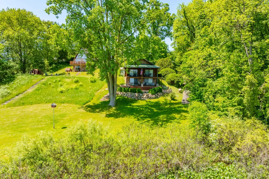 61851 Ochala Drive Newberg Township MI 49061