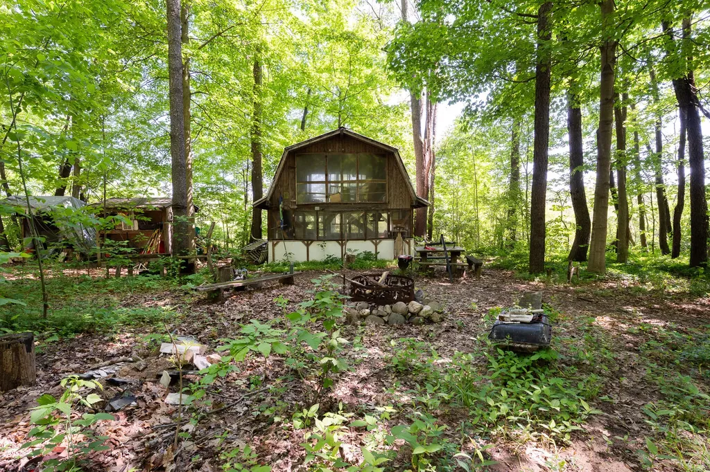 9777 N 16th Street Cooper Charter Township MI 49080