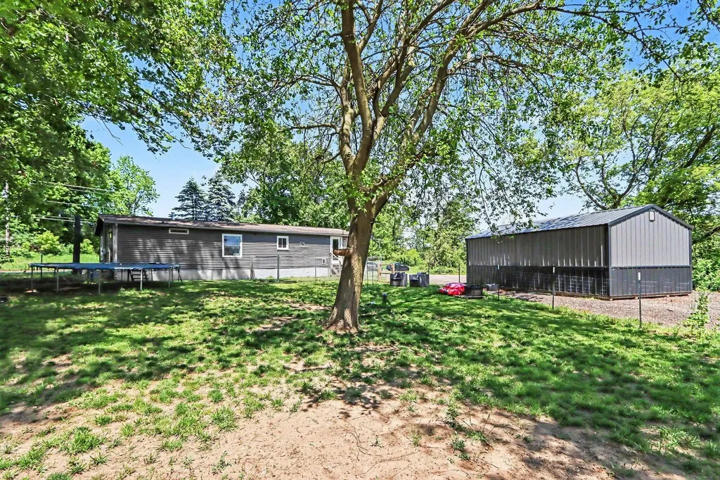 6082 E V Avenue Brady Township MI 49097