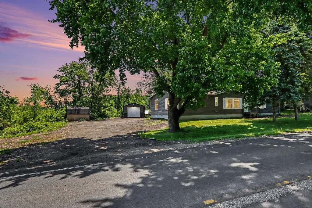 6082 E V Avenue Brady Township MI 49097