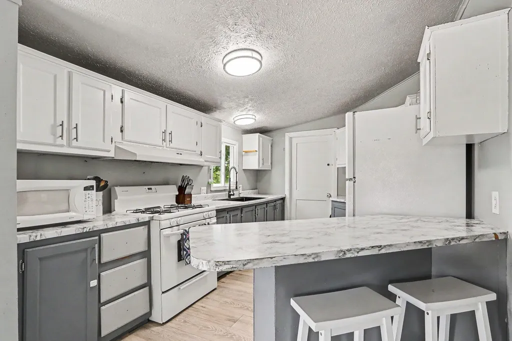 6082 E V Avenue Brady Township MI 49097