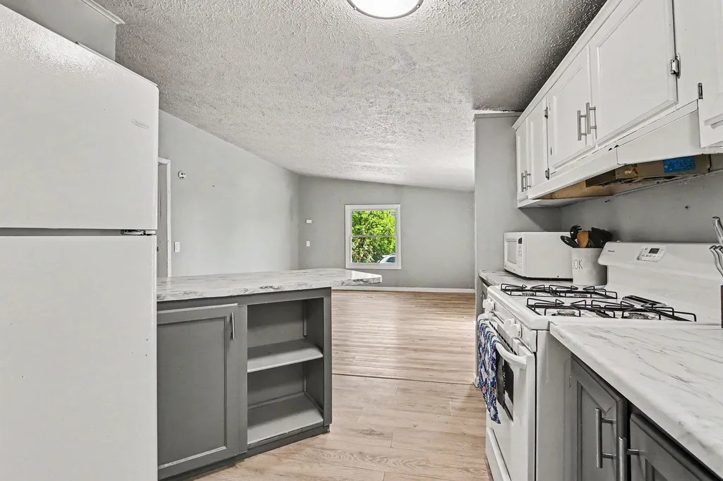 6082 E V Avenue Brady Township MI 49097