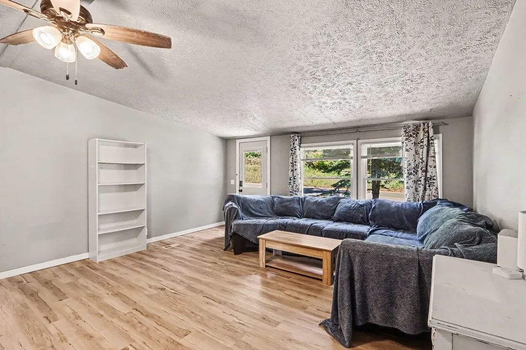 6082 E V Avenue Brady Township MI 49097