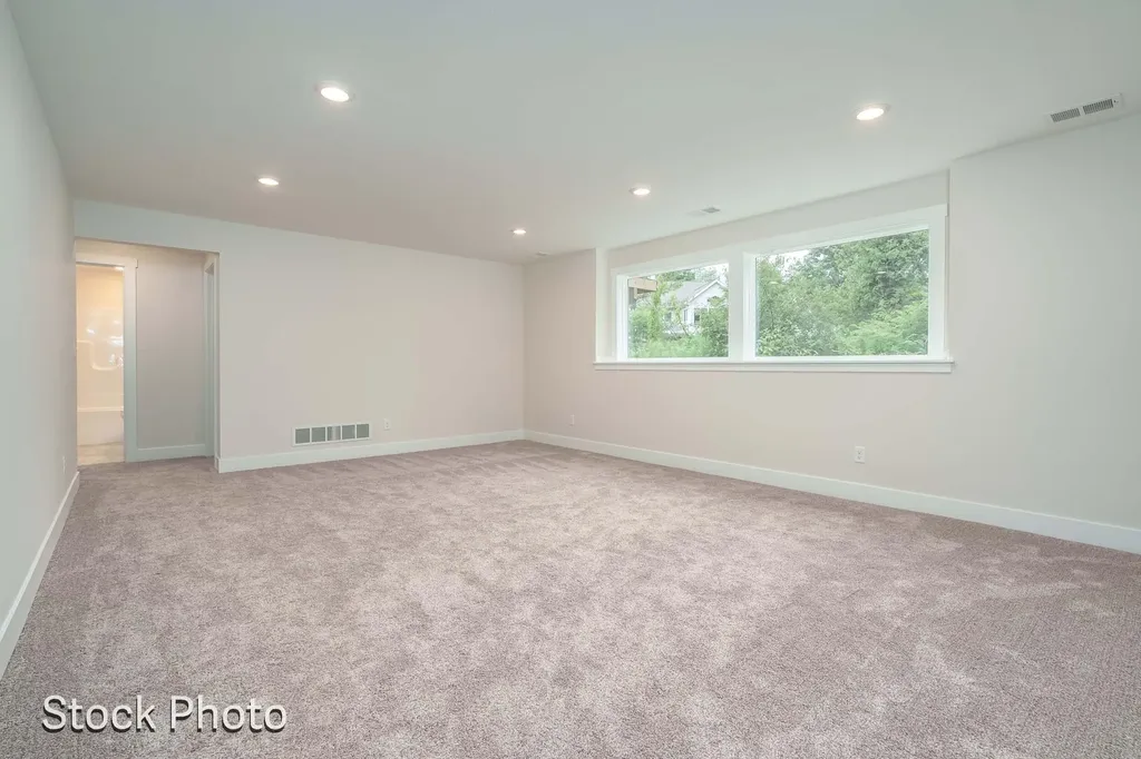327 Round Hill Road Oshtemo Charter Township MI 49009