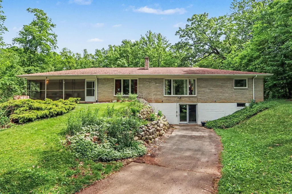 12436 E Michigan Avenue Charleston Township MI 49053