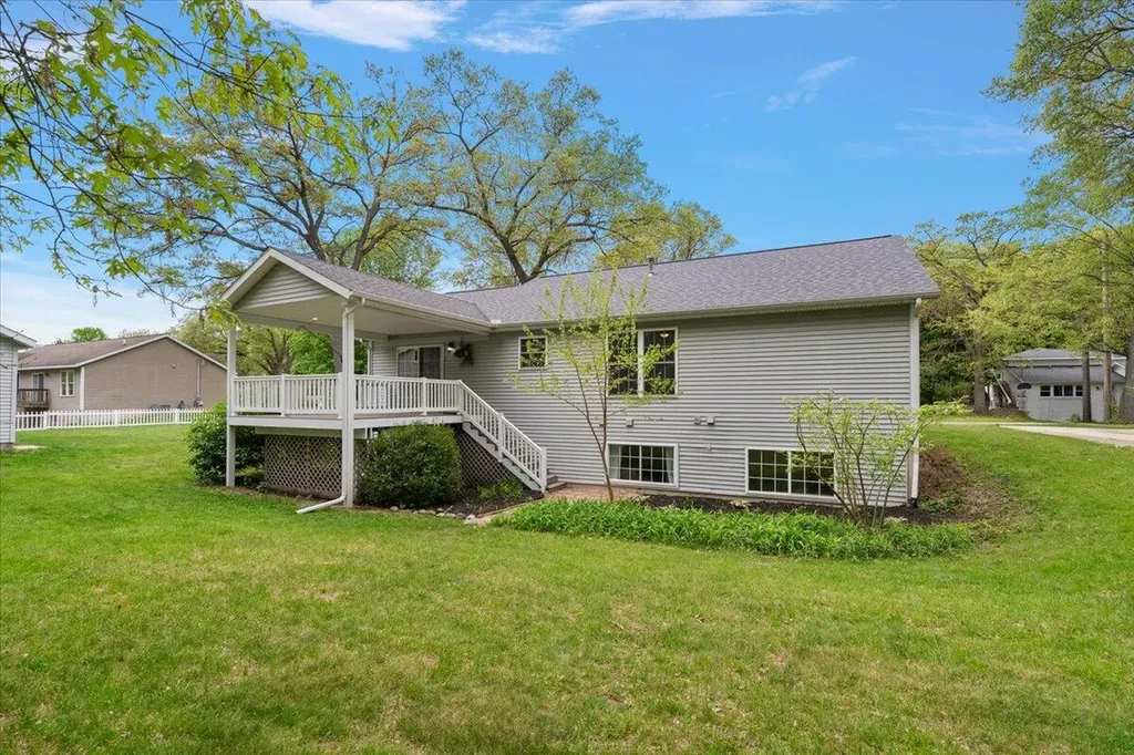 900 Andree Road Laketon Township MI 49445