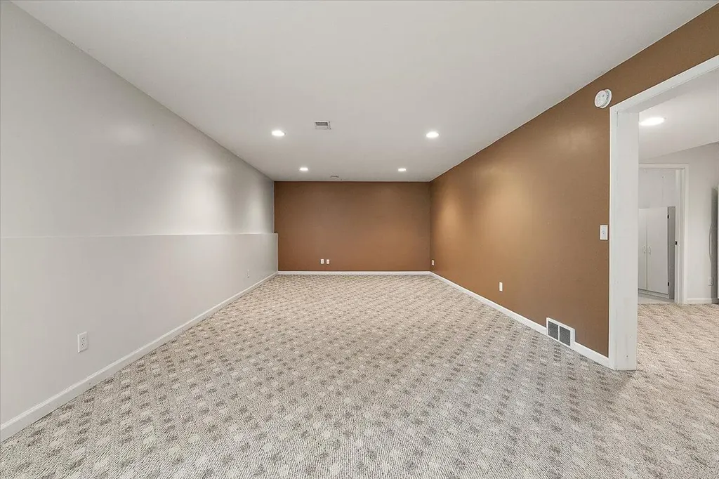 900 Andree Road Laketon Township MI 49445