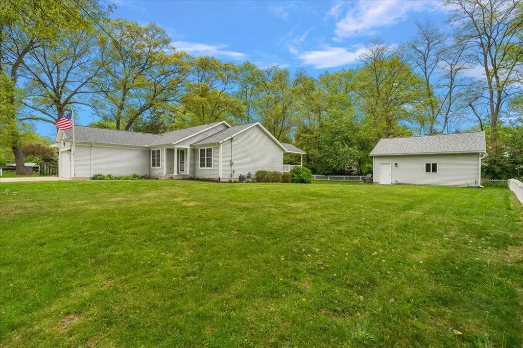 900 Andree Road Laketon Township MI 49445