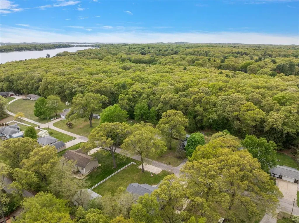 900 Andree Road Laketon Township MI 49445