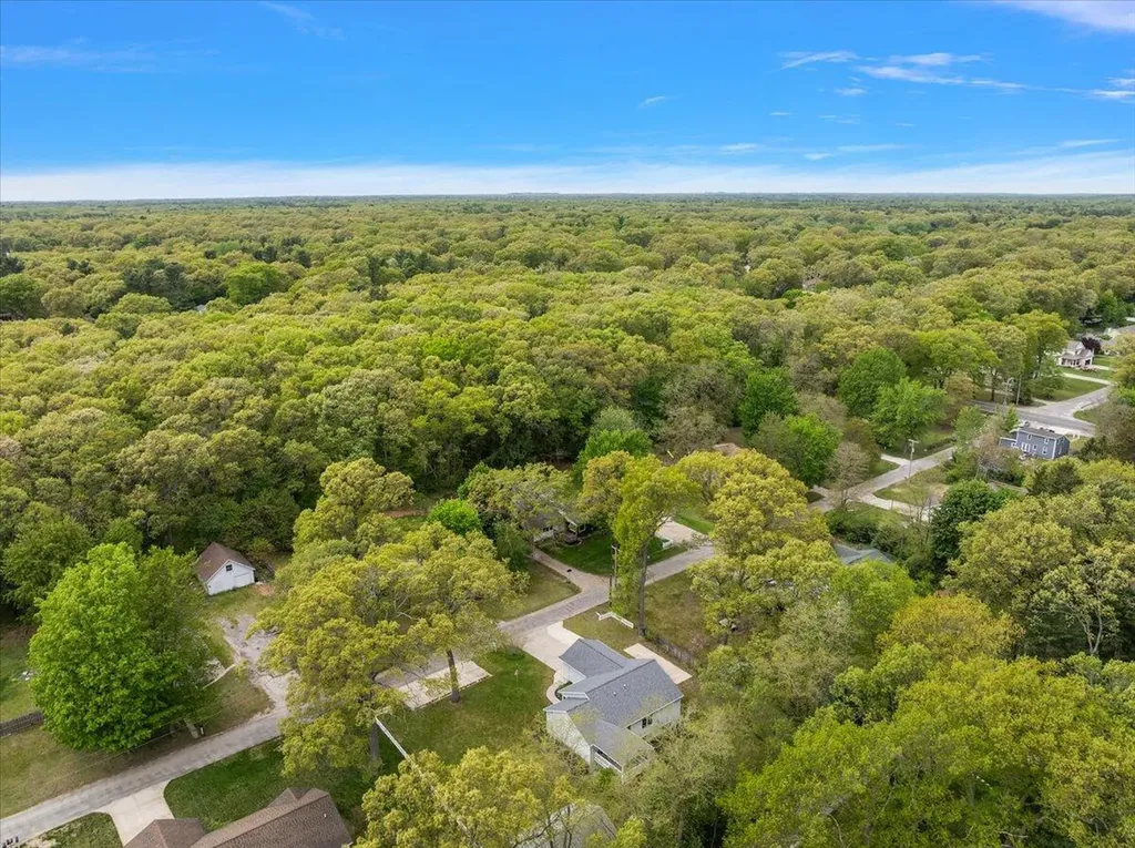 900 Andree Road Laketon Township MI 49445