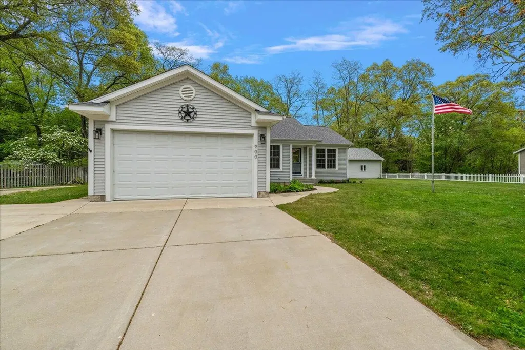 900 Andree Road Laketon Township MI 49445