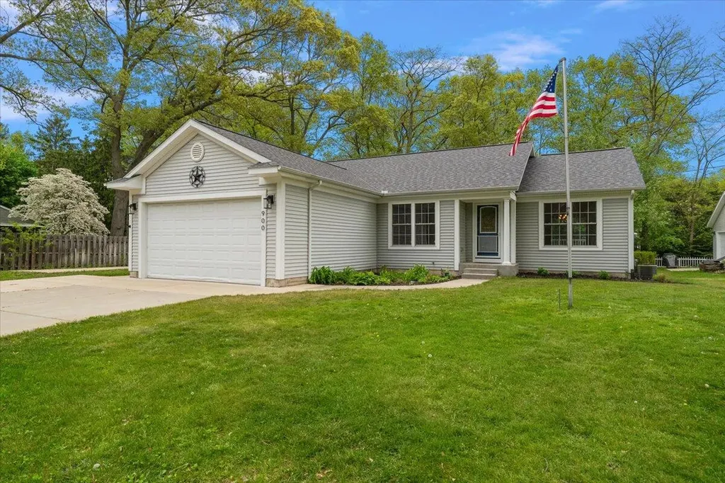 900 Andree Road Laketon Township MI 49445