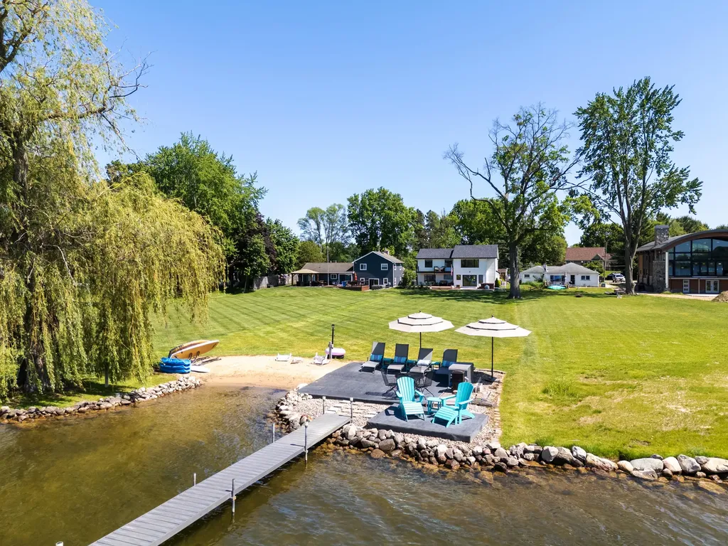 7611 S Indian Lake Drive Brady Township MI 49097