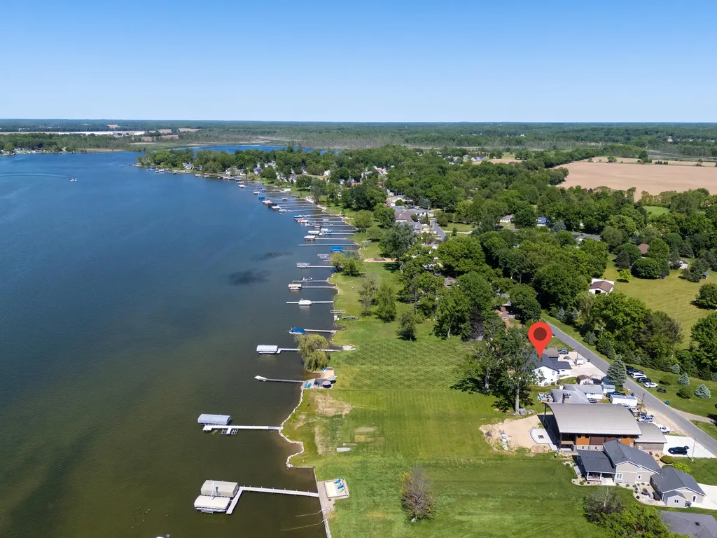 7611 S Indian Lake Drive Brady Township MI 49097