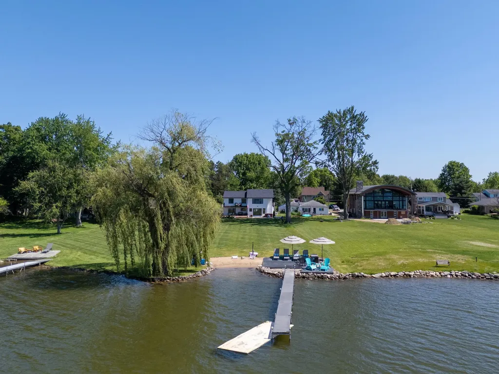 7611 S Indian Lake Drive Brady Township MI 49097