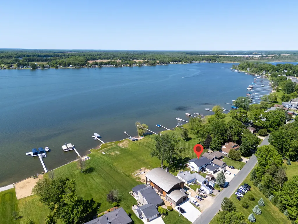 7611 S Indian Lake Drive Brady Township MI 49097