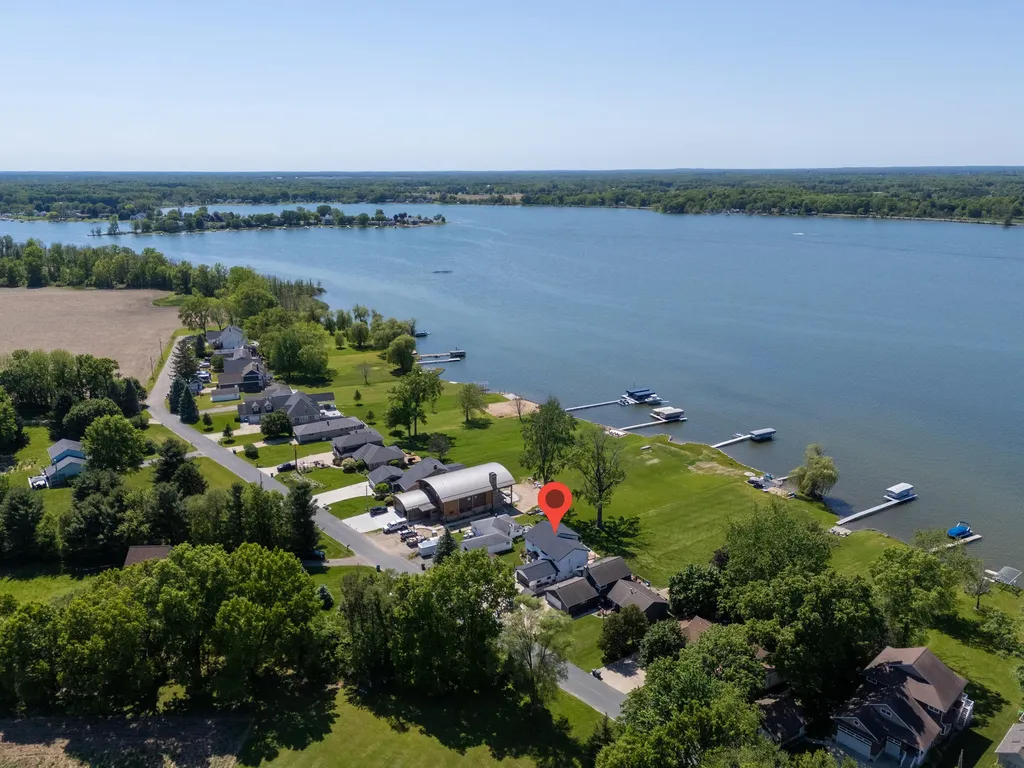 7611 S Indian Lake Drive Brady Township MI 49097