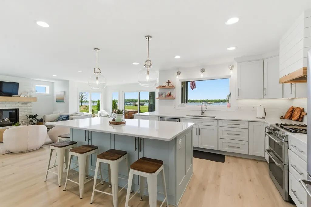 7611 S Indian Lake Drive Brady Township MI 49097