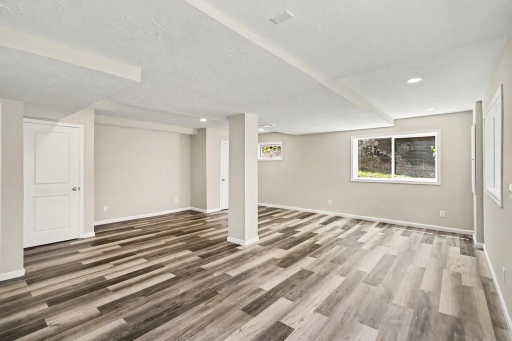 229 Sydelle Avenue Kalamazoo Charter Township MI 49006